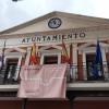 Pancarta en la fachada del Ayuntamiento 